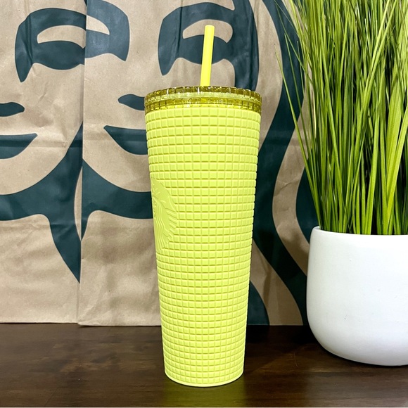 🌻 Starbucks 2023 Meadow Yellow Matte Soft-touch Grid Tumbler Venti 24oz - Picture 4 of 5